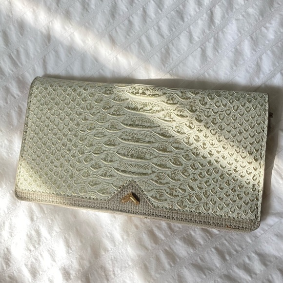 Stella & Dot Soho Tech Wallet - Picture 1 of 4